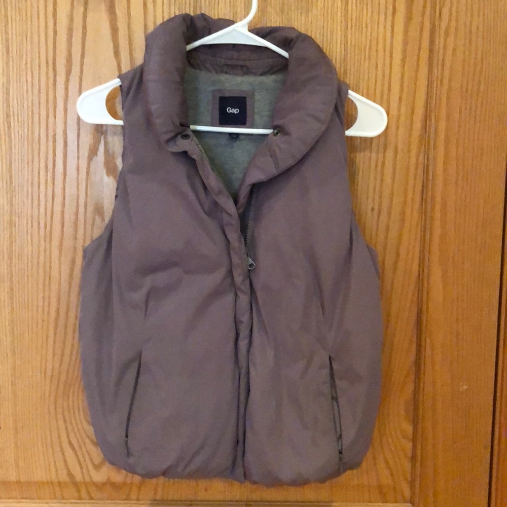 Gap puffer vest